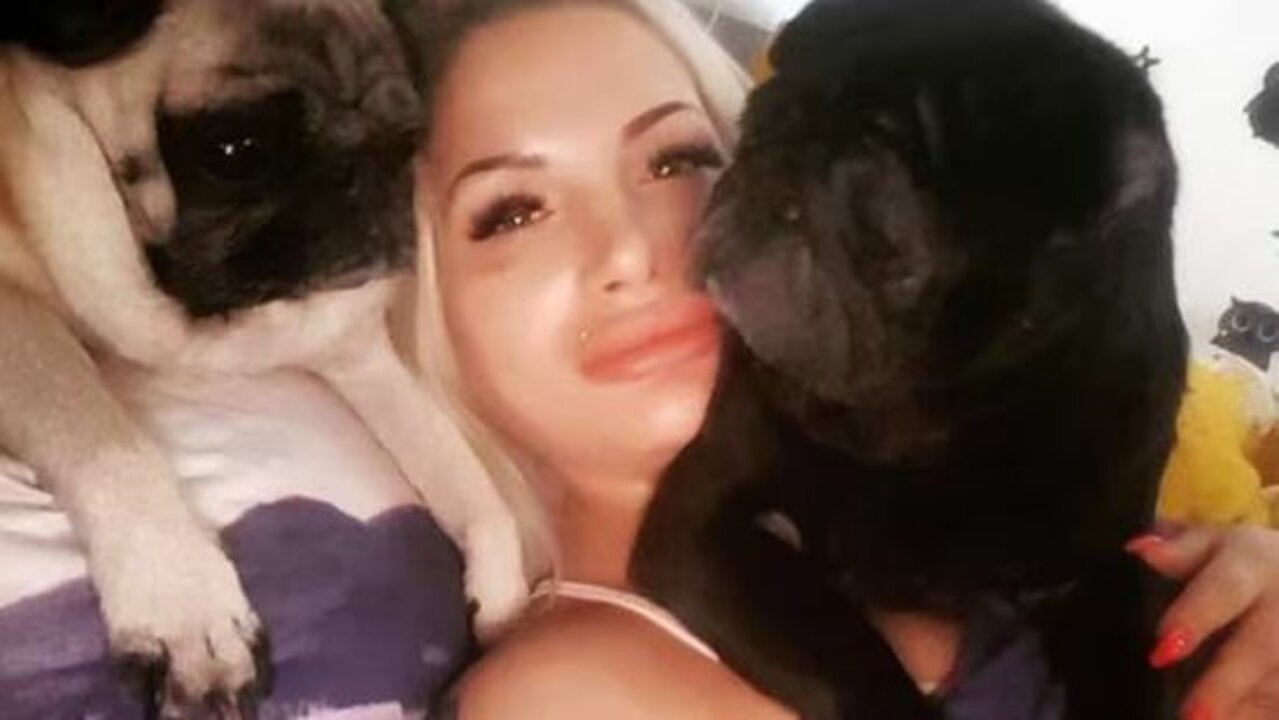 ಕರೆಗಳಿಗೆ ಮಹಿಳೆ ಸ್ಪಂದಿಸುತ್ತಿಲ್ಲವೆಂದು ಆಕೆಯ ಮನೆ ಬಾಗಿಲು ಒಡೆದು ನೋಡಿದವರಿಗೆ ಕಾದಿತ್ತು ‘ಬಿಗ್ ಶಾಕ್’!