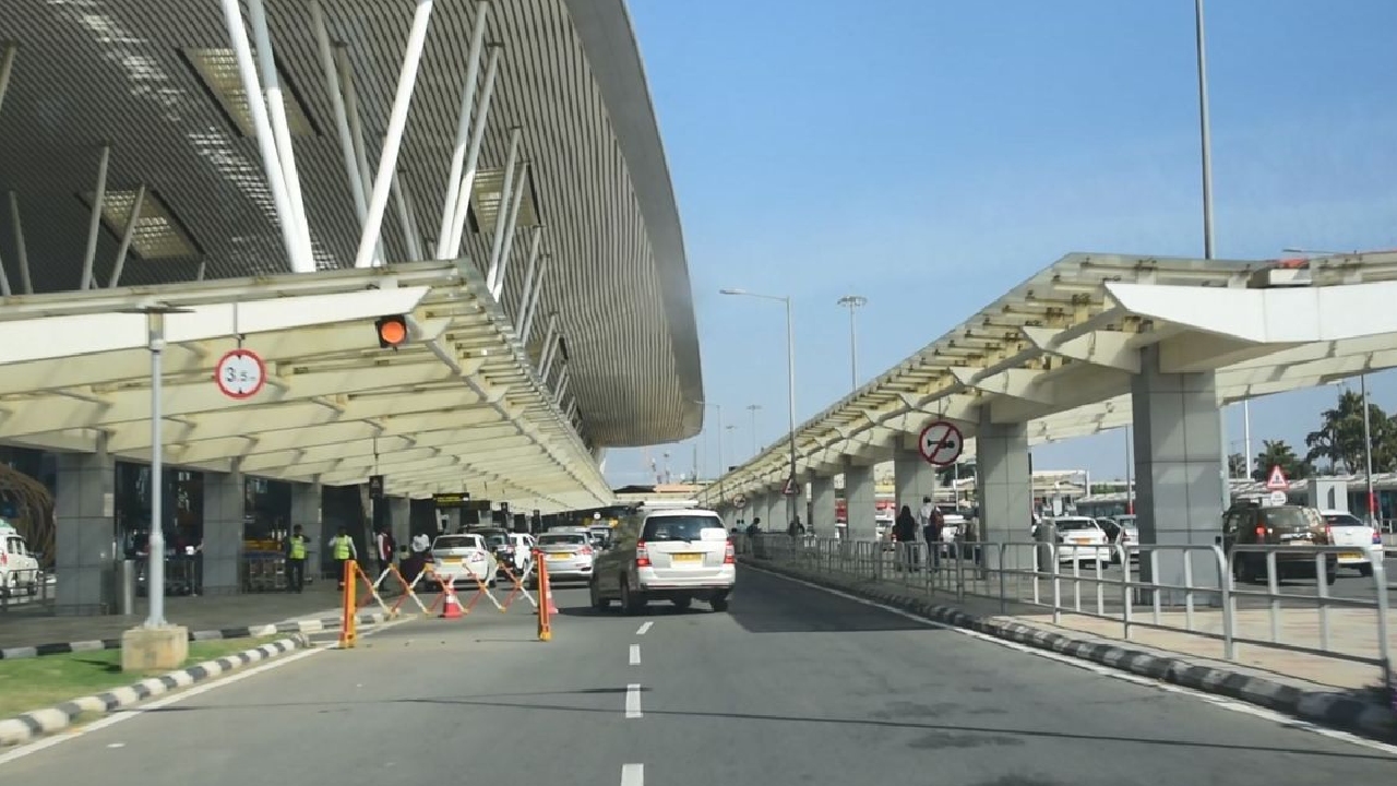 ಏರ್‌ಪೋರ್ಟ್‌ ರೋಡ್‌ನಲ್ಲಿ ಮಚ್ಚು ಹಿಡಿದು ವಿಲೀಂಗ್‌