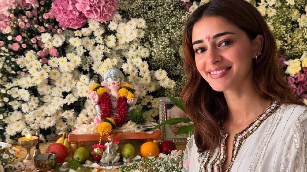 Ganesh Chathurthi 2025: ಬಾಲಿವುಡ್ ತಾರೆಯರ ಗಣೇಶ ಹಬ್ಬದ ಸಂಭ್ರಮ ಹೇಗಿತ್ತು? ಇಲ್ಲಿದೆ ಫೋಟೊ - Image 1