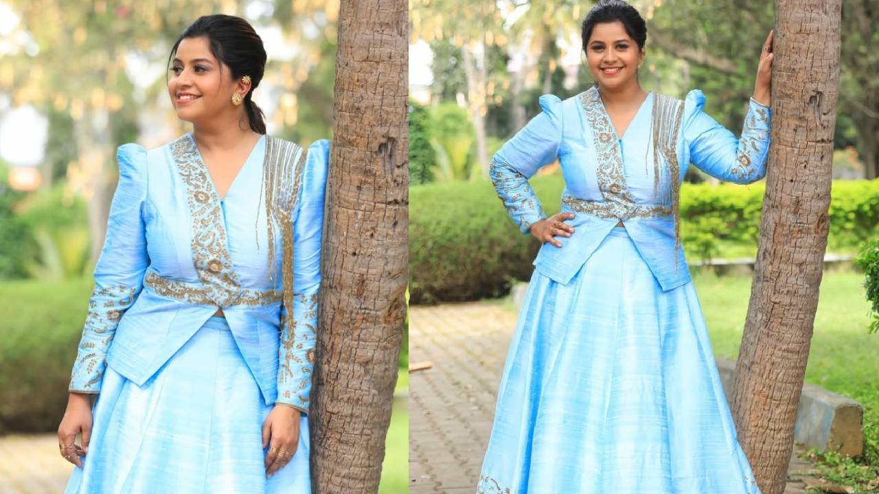 Anchor Anushree: ಇಂಡೋ-ವೆಸ್ಟರ್ನ್‌ ಡಿಸೈನರ್‌ ಸ್ಕ‌ರ್ಟ್‌ನಲ್ಲಿ ವಿಂಟರ್‌ ಫ್ಯಾಷನ್‌ಗೆ ಸೈ ಎಂದ ಅನುಶ್ರೀ - Image 4