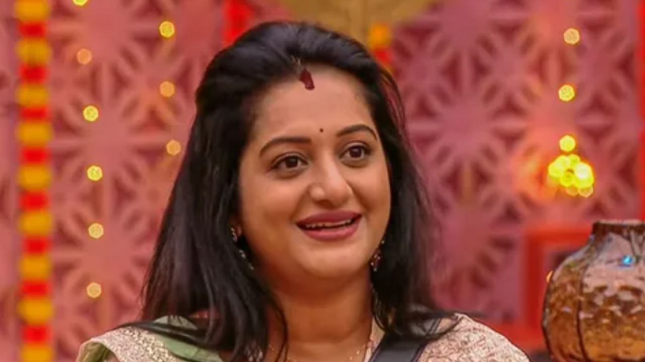 Bigg Boss 12 Finale: ಎರಡನೇ ರನ್ನರ್‌ ಅಪ್‌ ಆದ ಬಿಗ್‌ ಬಾಸ್‌ `ರಾಜಮಾತೆ' ಅಶ್ವಿನಿ ಗೌಡ !