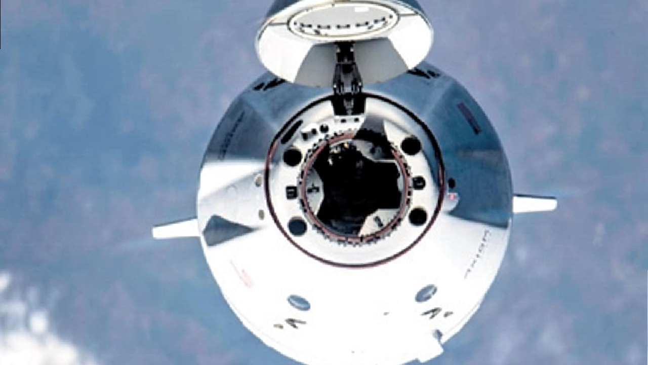 Axiom-4 Mission: ಆಕಾಶಕ್ಕೆ ಜಿಗಿದ ಫಾಲ್ಕನ್ ರಾಕೆಟ್ ; ಗಗನಯಾತ್ರಿಗಳ ಹಿನ್ನಲೆ ಏನು? ಭಾರತಕ್ಕೆ ಈ ಮಿಷನ್ ಯಾಕಿಷ್ಟು ಮುಖ್ಯ? - Image 1