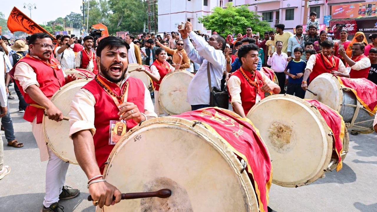 Ayodhya Deepotsav 2025: ಅಯೋಧ್ಯೆಯ ಪವಿತ್ರ ಮಣ್ಣಿನಲ್ಲಿ, ಸರಯೂ ನದಿ ದಡದಲ್ಲಿ ಬೆಳಗಲಿವೆ 26 ಲಕ್ಷ ಹಣತೆಗಳು; ಯೋಗಿ ಸರ್ಕಾರದಿಂದ ಸಕಲ ಸಿದ್ಧತೆ - Image 3