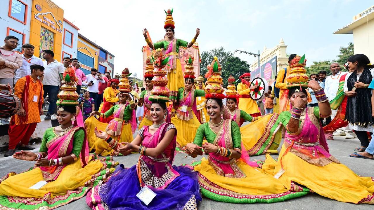 Ayodhya Deepotsav 2025: ಅಯೋಧ್ಯೆಯ ಪವಿತ್ರ ಮಣ್ಣಿನಲ್ಲಿ, ಸರಯೂ ನದಿ ದಡದಲ್ಲಿ ಬೆಳಗಲಿವೆ 26 ಲಕ್ಷ ಹಣತೆಗಳು; ಯೋಗಿ ಸರ್ಕಾರದಿಂದ ಸಕಲ ಸಿದ್ಧತೆ - Image 4