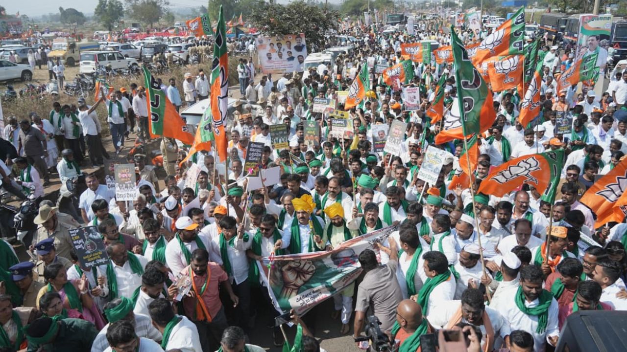 BJP Protest: ರಾಜ್ಯ ಸರ್ಕಾರದ ಆಡಳಿತ ವೈಖರಿಗೆ ಆಕ್ರೋಶ; ಬೆಳಗಾವಿಯಲ್ಲಿ ಬಿಜೆಪಿ ಬೃಹತ್‌ ಪ್ರತಿಭಟನೆ - Image 6