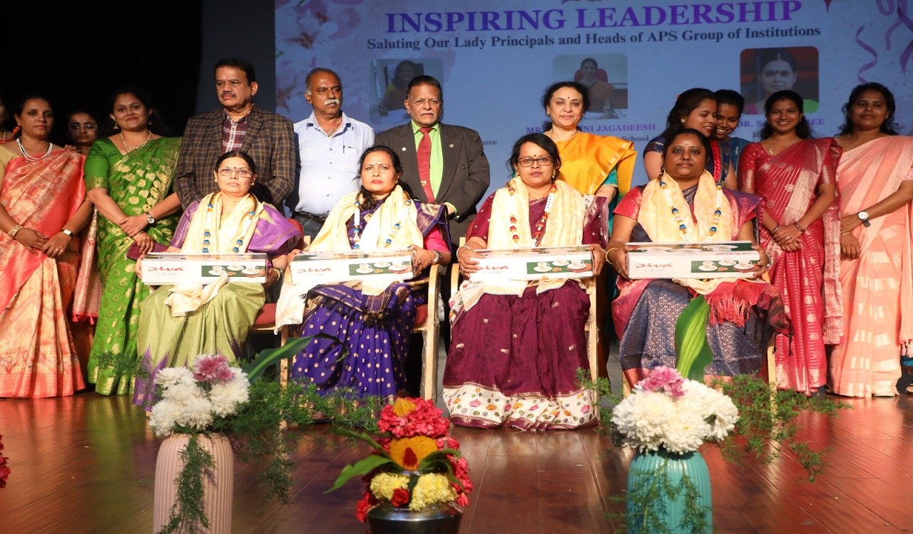 Women's Day celebration: ಎಪಿಎಸ್ ಶಿಕ್ಷಣ ಸಂಸ್ಥೆಗಳಲ್ಲಿ ಮಹಿಳಾ ದಿನಾಚರಣೆ