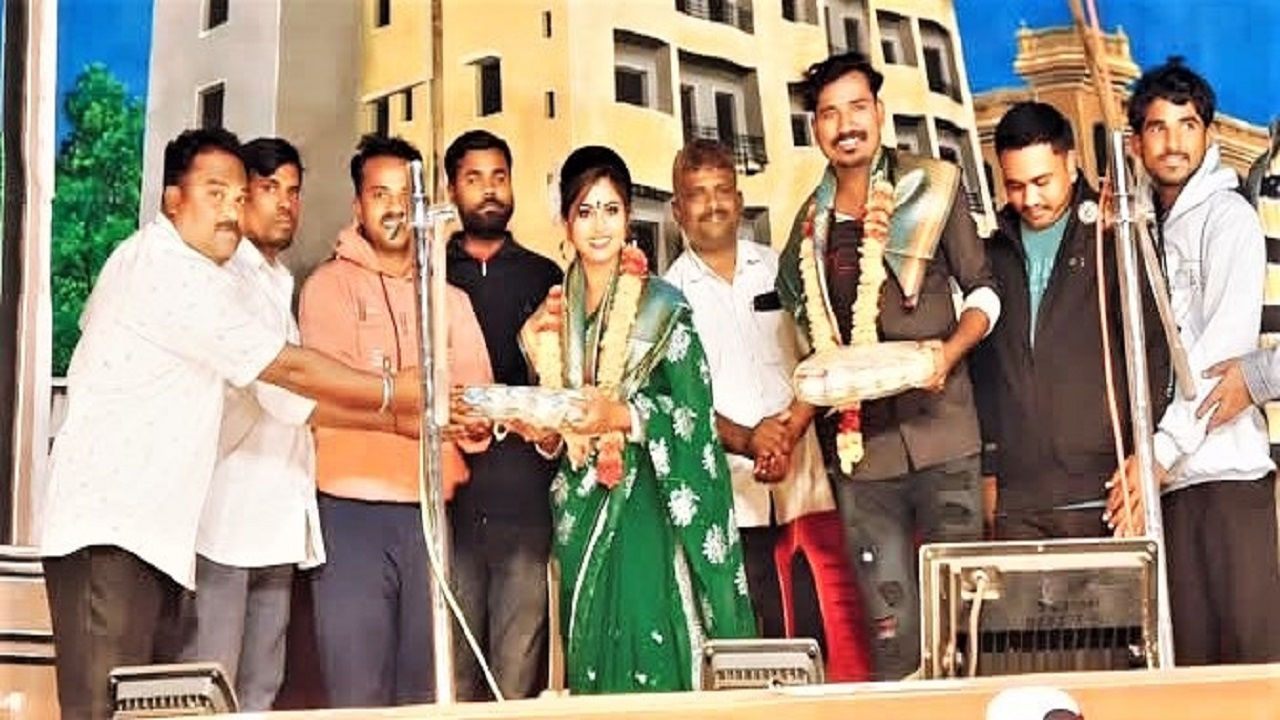 ನಗೆಗಡಲಲ್ಲಿ ತೇಲಿಸುತ್ತಿರುವ ನಾಟಕ ಸುಮ್ಮನಿರ ಸುಂದ್ರಿ