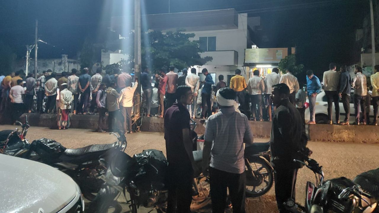 ಚಡಚಣ ಎಸ್ಬಿಐ ಶಾಖೆಯಲ್ಲಿ ದರೋಡೆ; ಪಿಸ್ತೂಲ್, ಚಾಕು ತೋರಿಸಿ ಕೃತ್ಯ