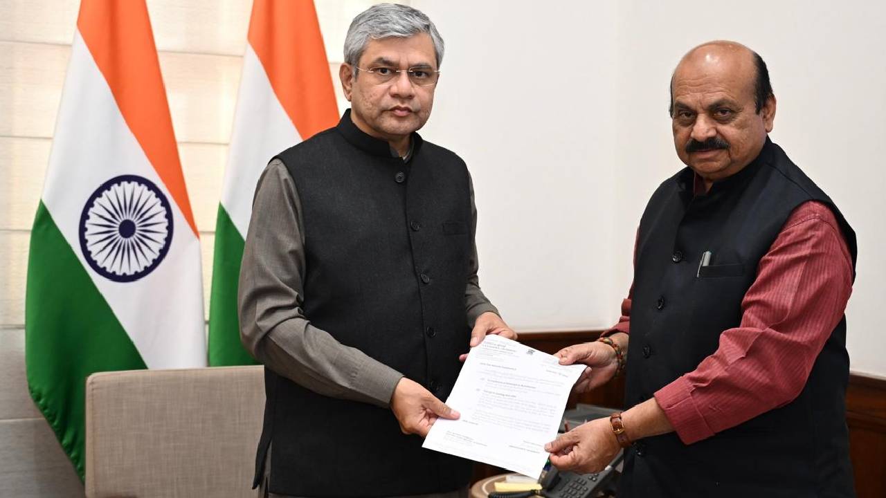 ಗದಗ-ಯಲವಿಗಿ ರೈಲ್ವೆ ಯೋಜನೆ ಶೀಘ್ರ ಆರಂಭಿಸಿ: ಬೊಮ್ಮಾಯಿ ಮನವಿ