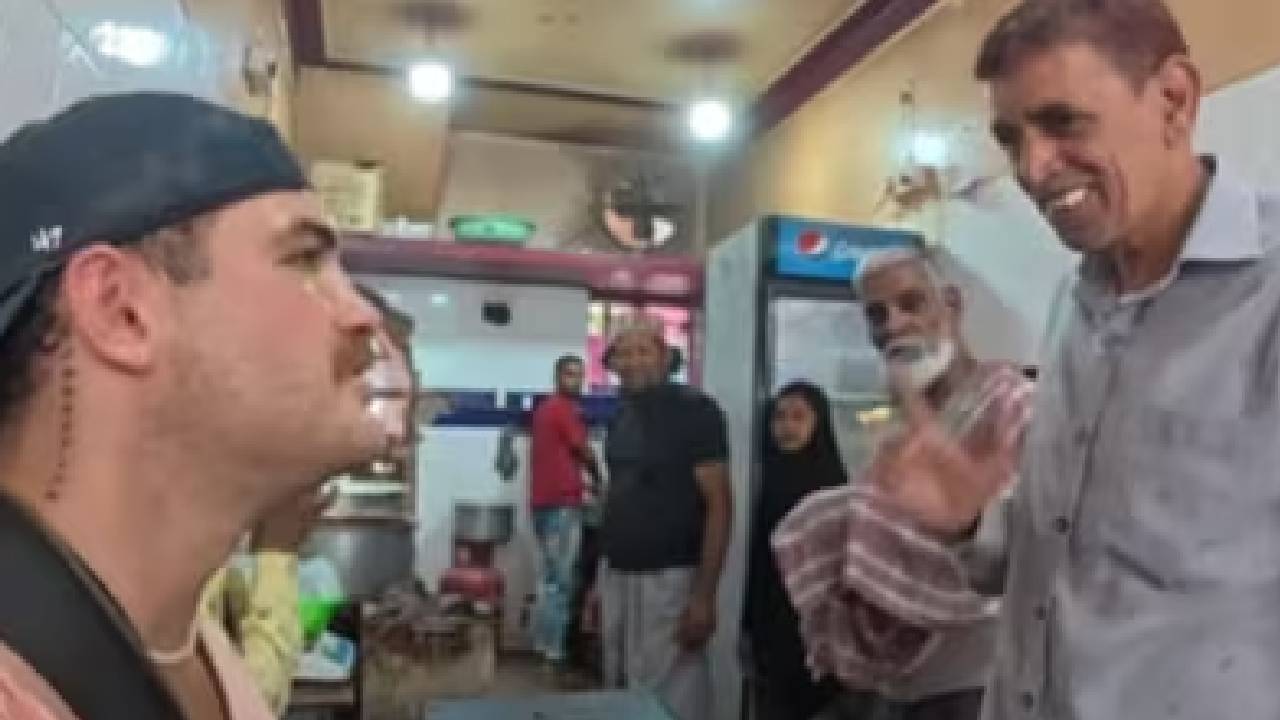 ಬೆಂಗಳೂರಿನಲ್ಲಿ ಚಹಾ ಸೇವಿಸಿದ ‌ವಿದೇಶಿ ವ್ಲಾಗರ್‌ನಿಂದ ಭಾರತೀಯ ಆತಿಥ್ಯಕ್ಕೆ ಮೆಚ್ಚುಗೆ: ವಿಡಿಯೊ ಇಲ್ಲಿದೆ