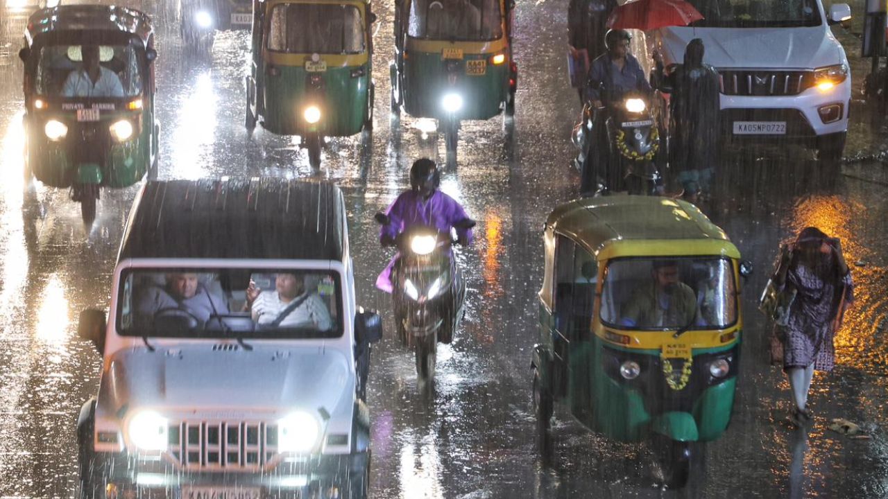 ಸಿಲಿಕಾನ್‌ ಸಿಟಿಯ ಹಲವೆಡೆ ಭಾರಿ ಮಳೆ; ಭಾರಿ ಸಂಚಾರ ದಟ್ಟಣೆ