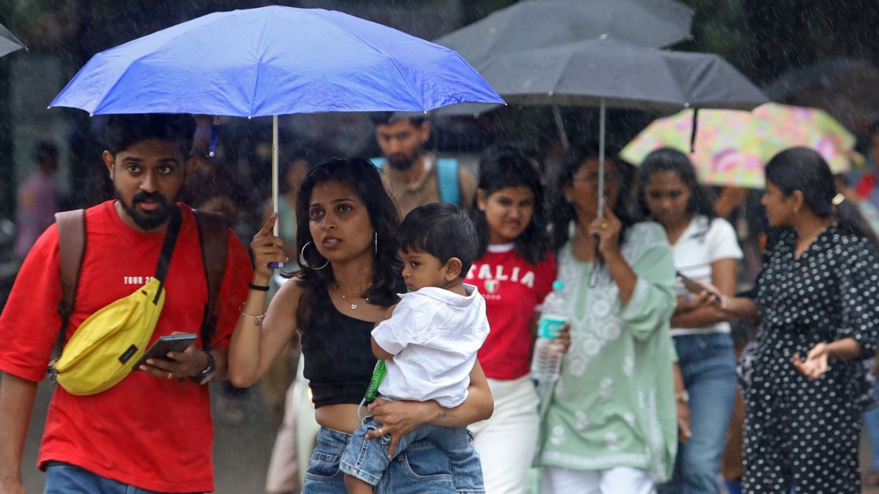 Bengaluru Rains: ಬೆಂಗಳೂರಿನಲ್ಲಿ ಮುಂದುವರಿದ ಮಳೆ; ವಾತಾವರಣ ಕೂಲ್‌ ಕೂಲ್