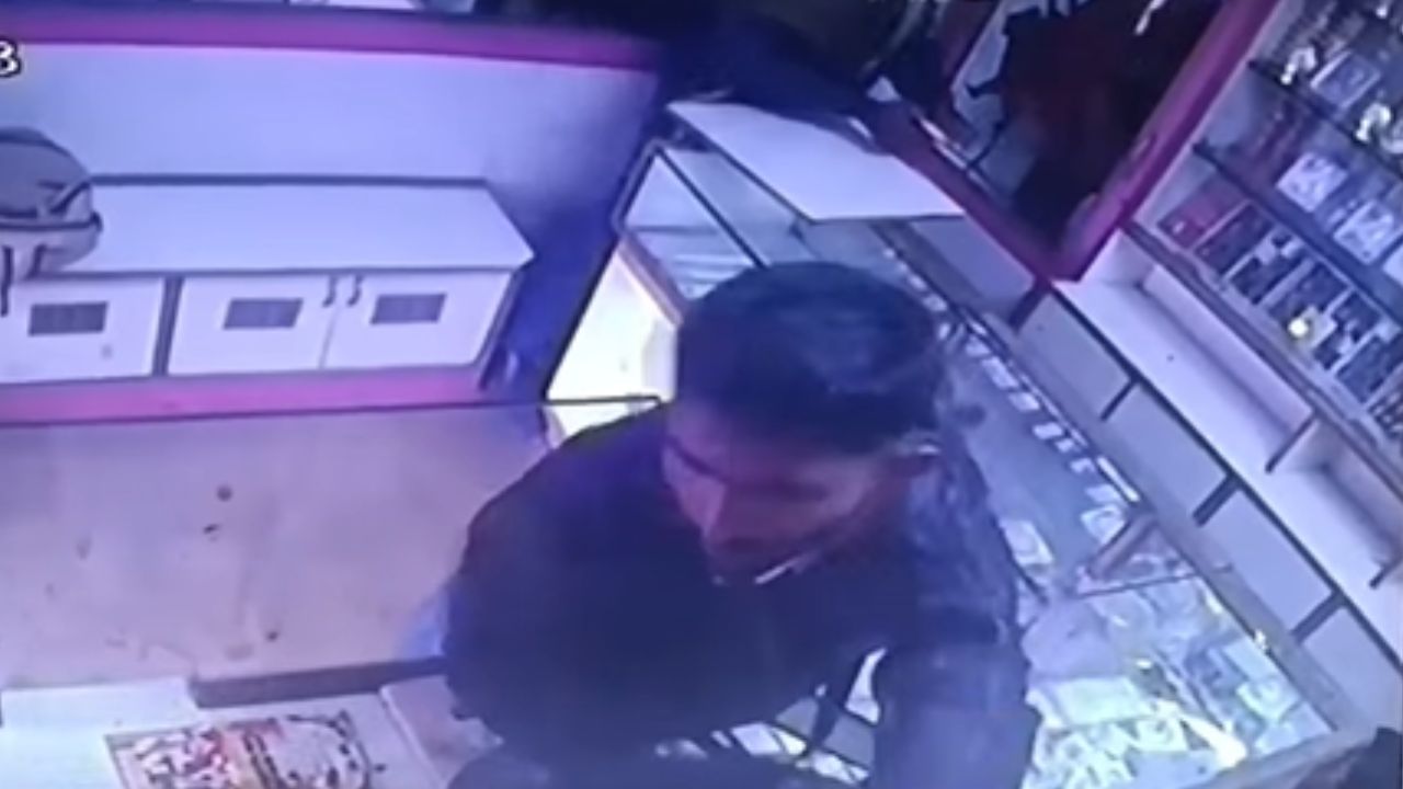 ಬೆಂಗಳೂರಿನಲ್ಲಿ ಪ್ಲಾಸ್ಟಿಕ್‌ ಗನ್‌ ತೋರಿಸಿ ನಗದು, ಚಿನ್ನಾಭರಣ ದರೋಡೆ!