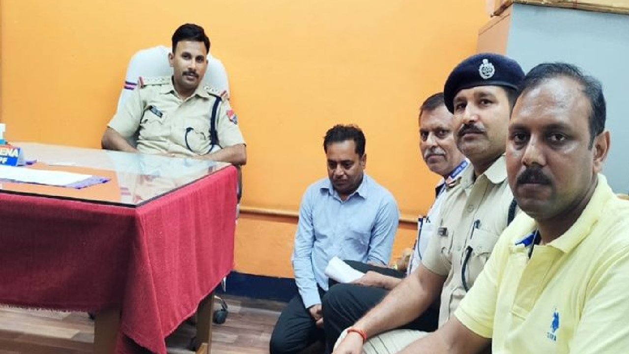 Viral News: ನನಗೆ ಟೀ ಆರ್ಡರ್ ಮಾಡಿ.... ಟ್ರೇನ್ನಲ್ಲಿ ನಕಲಿ ಅಧಿಕಾರಿ ದರ್ಪ; ಆಮೇಲೆ ನಡೆದಿದ್ದೇನು? - Image 4