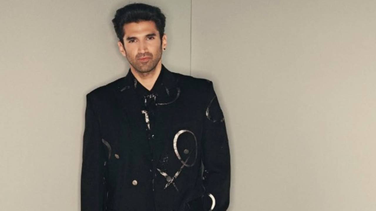 Star Winter Fashion 2025: ವಿಂಟರ್‌ಗೆ ಬದಲಾಗುವ ಆದಿತ್ಯಾ ರಾಯ್ ಕಪೂರ್ ಲೈಫ್‌ಸ್ಟೈಲ್ - Image 5