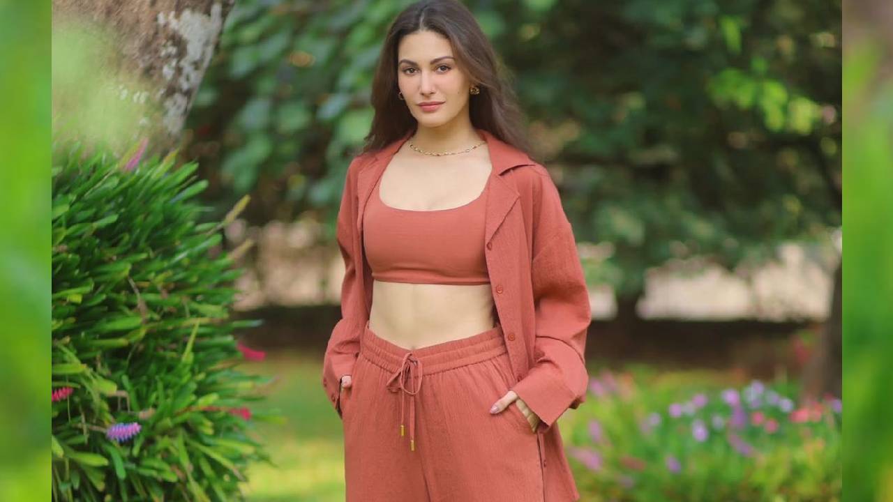 Star Fashion 2026: ಟ್ರೆಂಡಿಯಾಯ್ತು ಅಮೈರಾ ಧರಿಸಿದ ತ್ರೀ ಪೀಸ್‌ ರಸ್ಟ್‌ ಆರೆಂಜ್‌ ಕೋ ಆರ್ಡ್ ಸೆಟ್‌ - Image 2