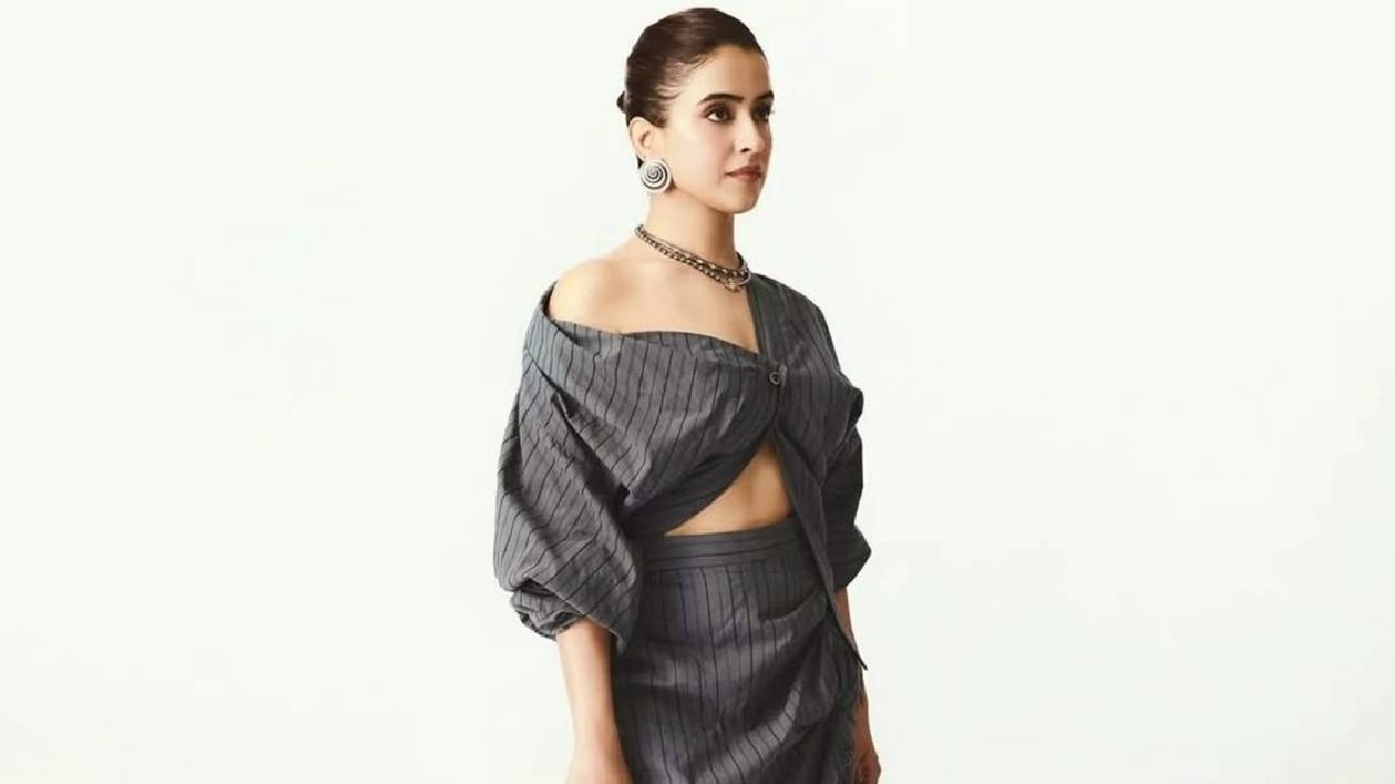 Star Fashion 2026: ಸಾನಿಯಾ ಮಲ್ಹೋತ್ರಾಗೆ ಡಲ್‌ ಲುಕ್‌ ನೀಡಿದ ಆಫ್‌ಸೆಟ್‌ ಡ್ರೆಸ್‌ - Image 1