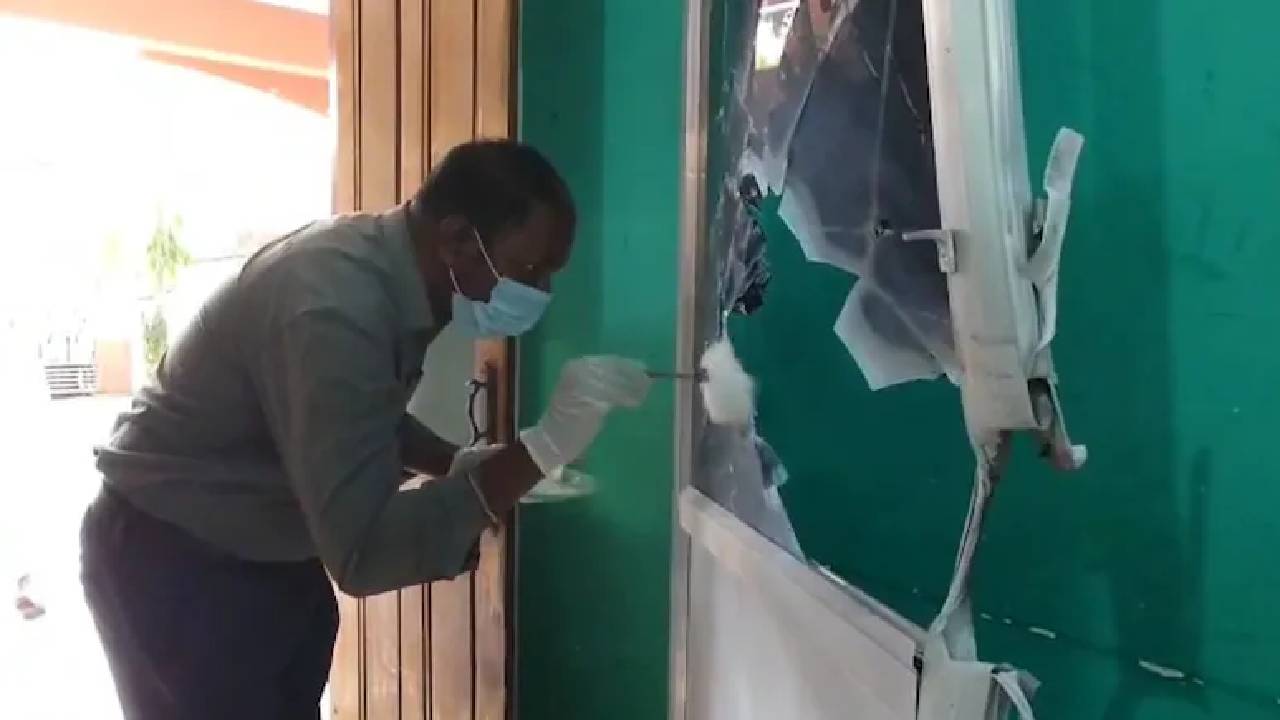 ಬಾಂಬ್ ದಾಳಿ; ಶೌಚಾಲಯಕ್ಕೆ ಹೋಗಿ ಅಡಗಿಕೊಂಡ ಸ್ಟಾಲಿನ್