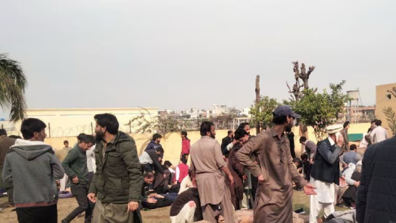 ಪಾಕಿಸ್ತಾನದ ಮಸೀದಿಯಲ್ಲಿ ಆತ್ಮಾಹುತಿ ಬಾಂಬ್‌ ದಾಳಿ