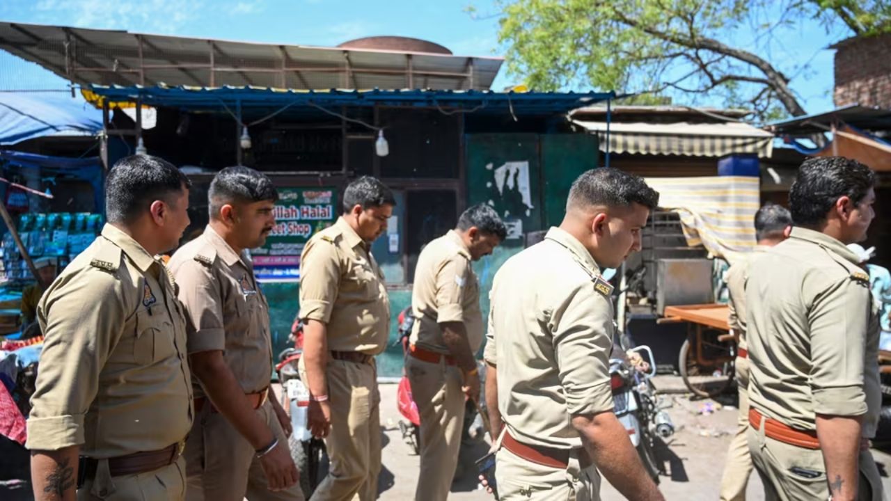 ನೋಯ್ಡಾ ಶಾಲೆಗಳಿಗೆ ಬಾಂಬ್ ಬೆದರಿಕೆ: ಪೊಲೀಸರ ತಪಾಸಣೆ