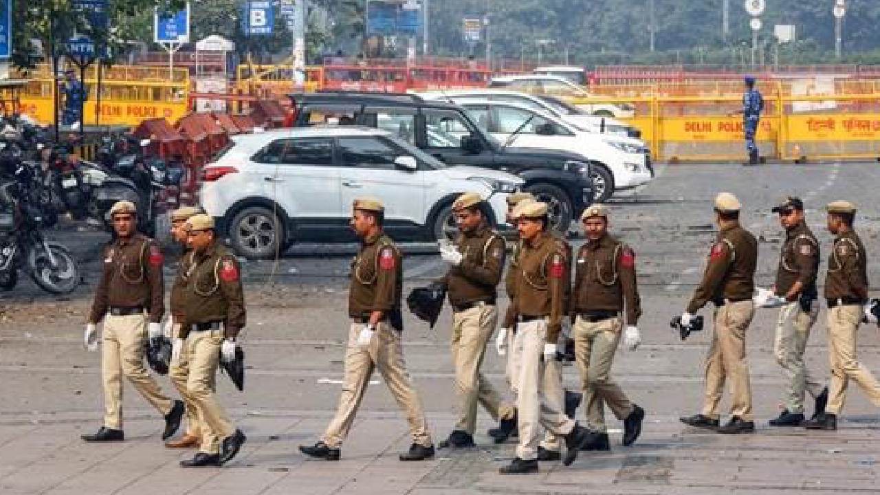 ದೆಹಲಿ ನ್ಯಾಯಾಲಯ, ಶಾಲೆಗಳಿಗೆ ಬಾಂಬ್‌ ಬೆದರಿಕೆ; ಹೈ ಅಲರ್ಟ್‌ ಘೋಷಣೆ