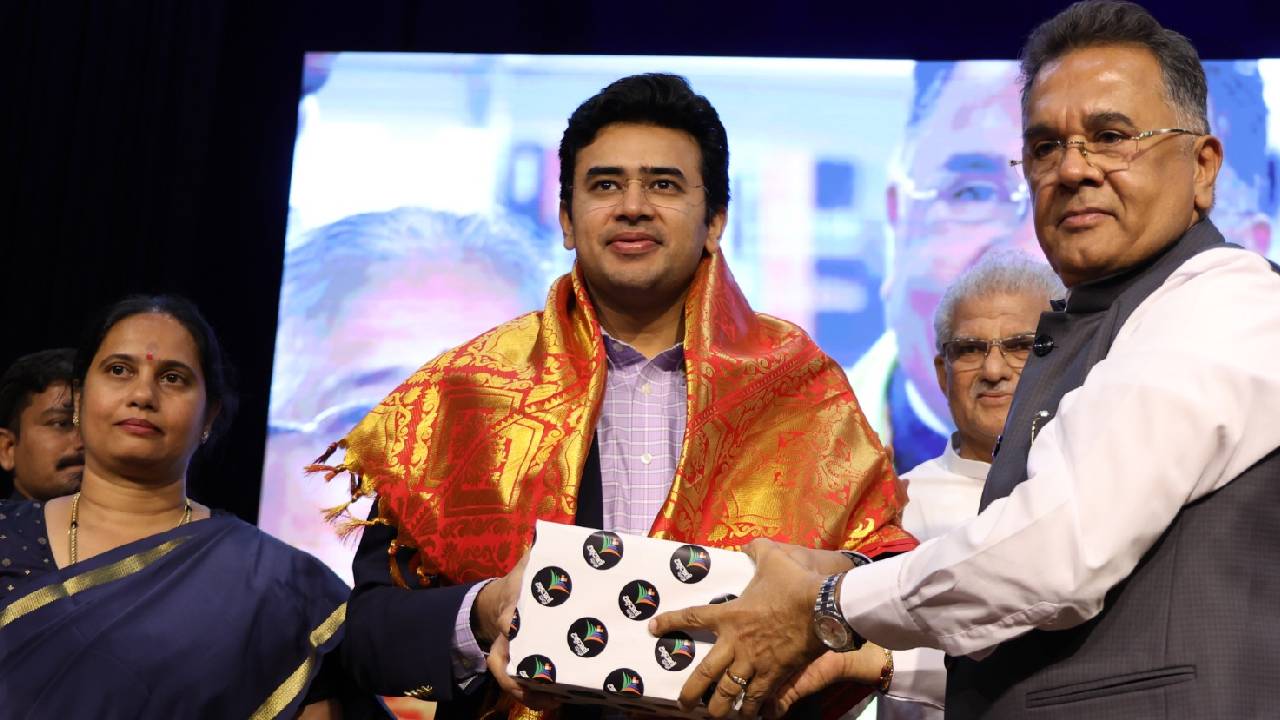 Vishwavani Pustaka: ವಿಶ್ವೇಶ್ವರ ಭಟ್ಟರ 100ನೇ ಕೃತಿ ಸೇರಿದಂತೆ ವಿಶ್ವವಾಣಿ ಪುಸ್ತಕದ 8 ಕೃತಿಗಳ ಲೋಕಾರ್ಪಣೆ; ಫೋಟೋ ನೋಡಿ - Image 4