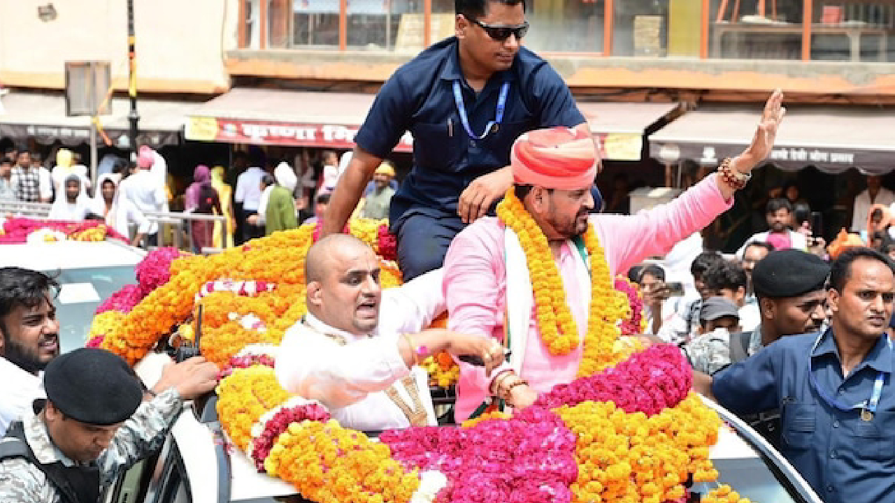 ಕೇಸ್ ಖುಲಾಸೆ ಬೆನ್ನಲ್ಲೇ ಭರ್ಜರಿ ರೋಡ್ ಶೋ ನಡೆಸಿದ ಬ್ರಿಜ್ ಭೂಷಣ್
