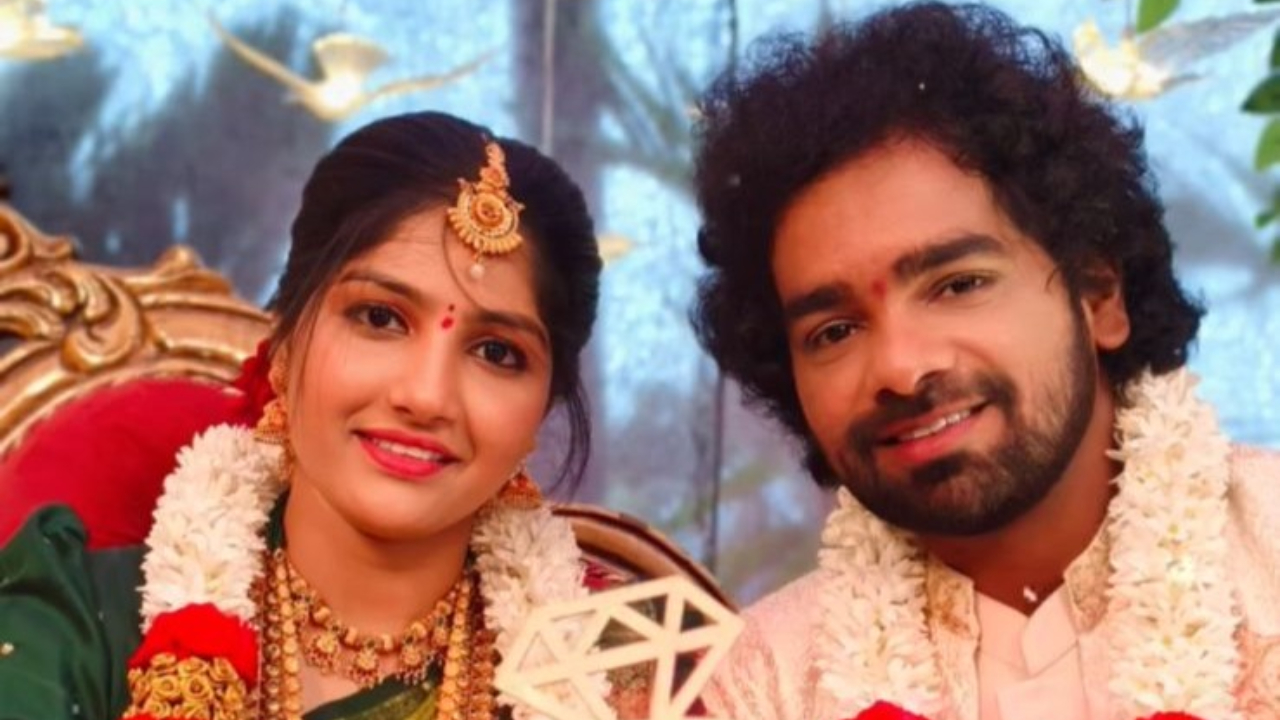 Photos: ʻಗಿಚ್ಚಿ ಗಿಲಿಗಿಲಿʼ ಖ್ಯಾತಿಯ ಚಿಲ್ಲರ್‌ ಮಂಜು ಮದುವೆ ಫಿಕ್ಸ್;‌ ಹುಡುಗಿ ಯಾರು? ಎಂಗೇಜ್‌ಮೆಂಟ್‌ ಆಗಿದ್ದೆಲ್ಲಿ? - Image 2