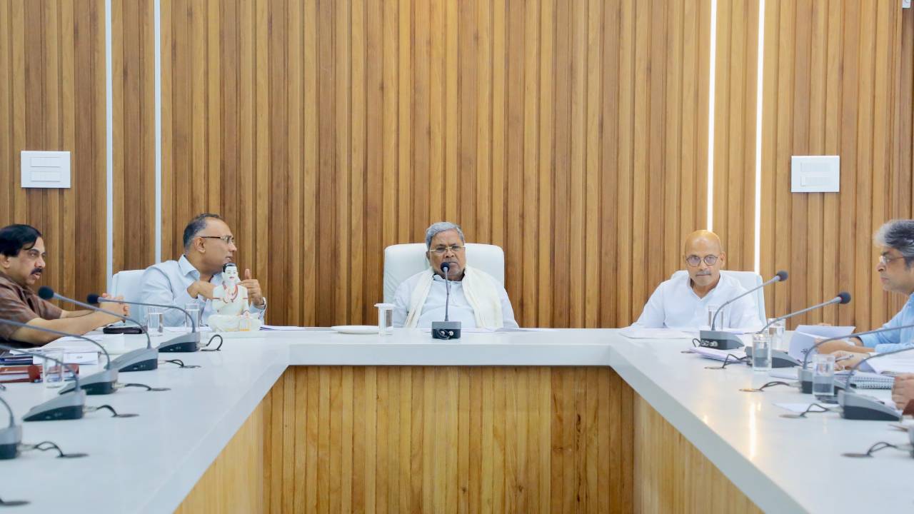 ಕೋವಿಡ್ ಆತಂಕ; ಜಿಲ್ಲಾ ಆಸ್ಪತ್ರೆಗಳು ಸರ್ವ ಸನ್ನದ್ಧವಾಗಿರಲು ಸಿಎಂ ಸೂಚನೆ