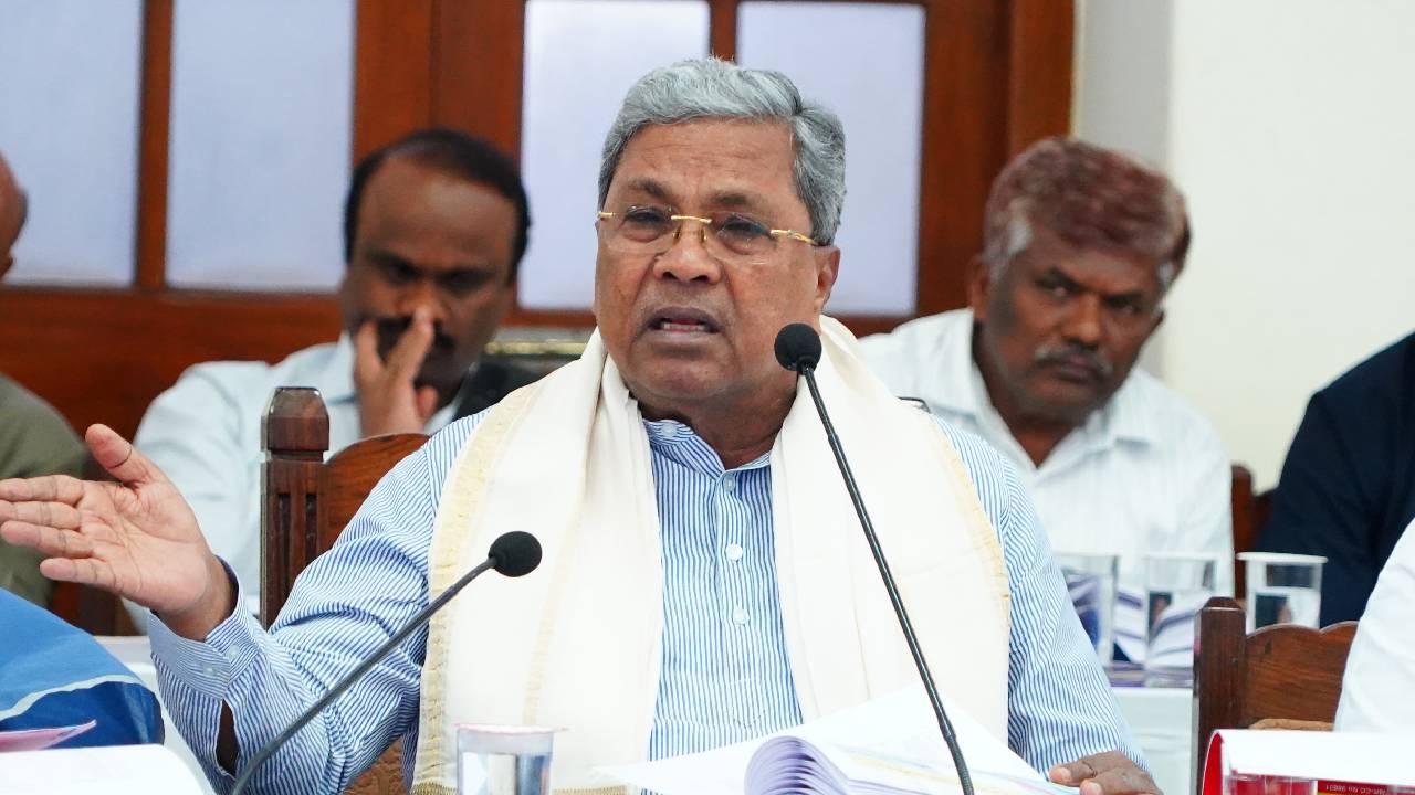 ಊಟಕ್ಕೆ ಹೋಗಿ ಸಮಯಕ್ಕೆ ಸರಿಯಾಗಿ ಬಂದ ಸಿಎಂ; ಅಧಿಕಾರಿಗಳು ಕಕ್ಕಾಬಿಕ್ಕಿ!