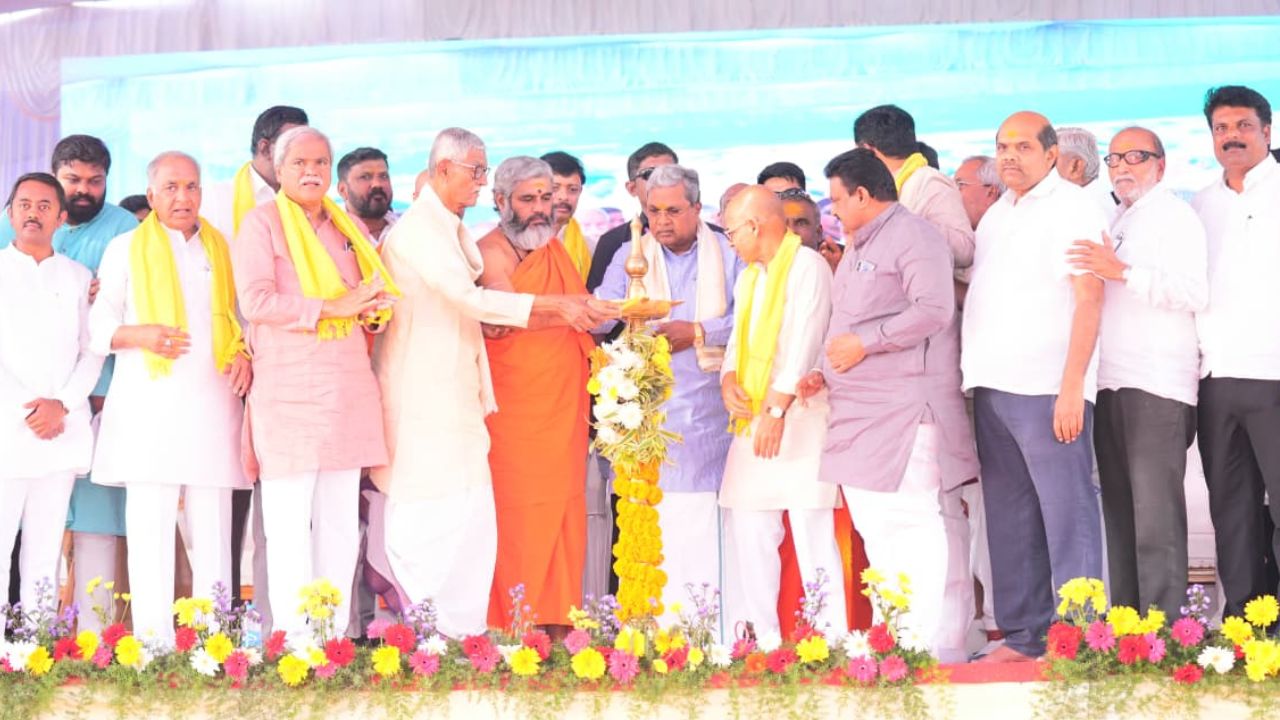 ಕರ್ನಾಟಕದಲ್ಲಿ ಕನಕ ಗುರುಪೀಠ ಜಾತ್ಯತೀತ ಪೀಠವಾಗಿದೆ: ಸಿಎಂ ಸಿದ್ದರಾಮಯ್ಯ