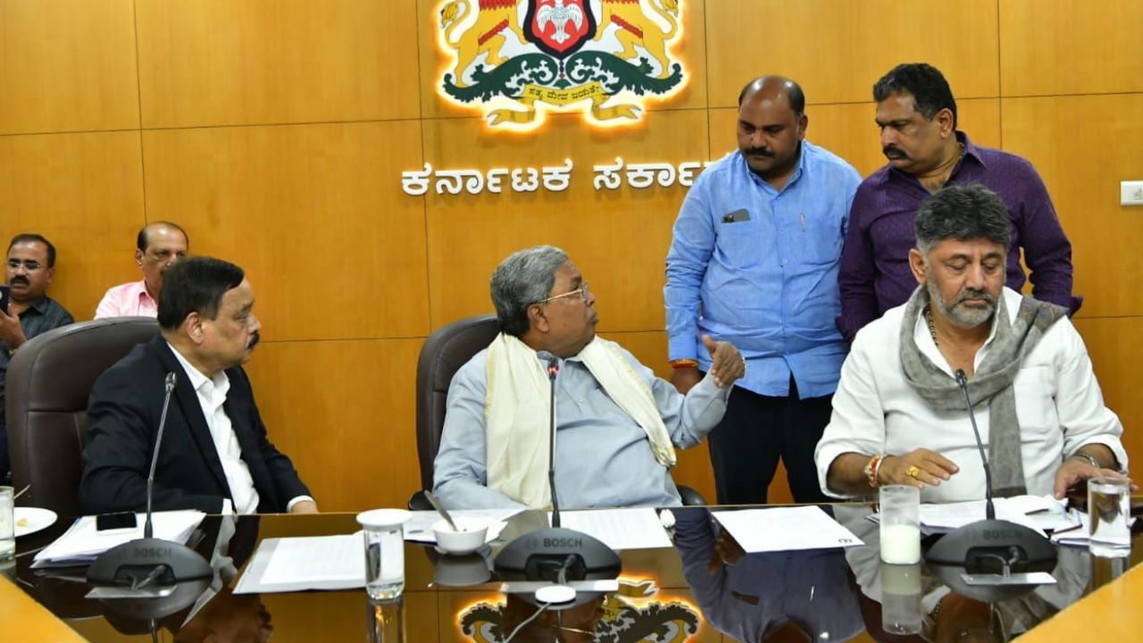 Dasara holidays: ಶಾಲೆಗಳ ದಸರಾ ರಜೆ ಅ.18 ರವರೆಗೆ ವಿಸ್ತರಣೆ; ಮೃತ ಸಮೀಕ್ಷಕರ ಕುಟುಂಬಕ್ಕೆ 20 ಲಕ್ಷ ಪರಿಹಾರ