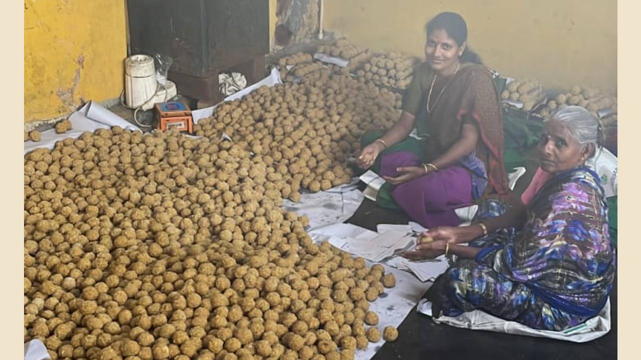 ಕಾವೇರಿ ಆರತಿ: ಪ್ರತಿ ದಿನ ಉಚಿತ ಲಾಡು ವಿತರಣೆ