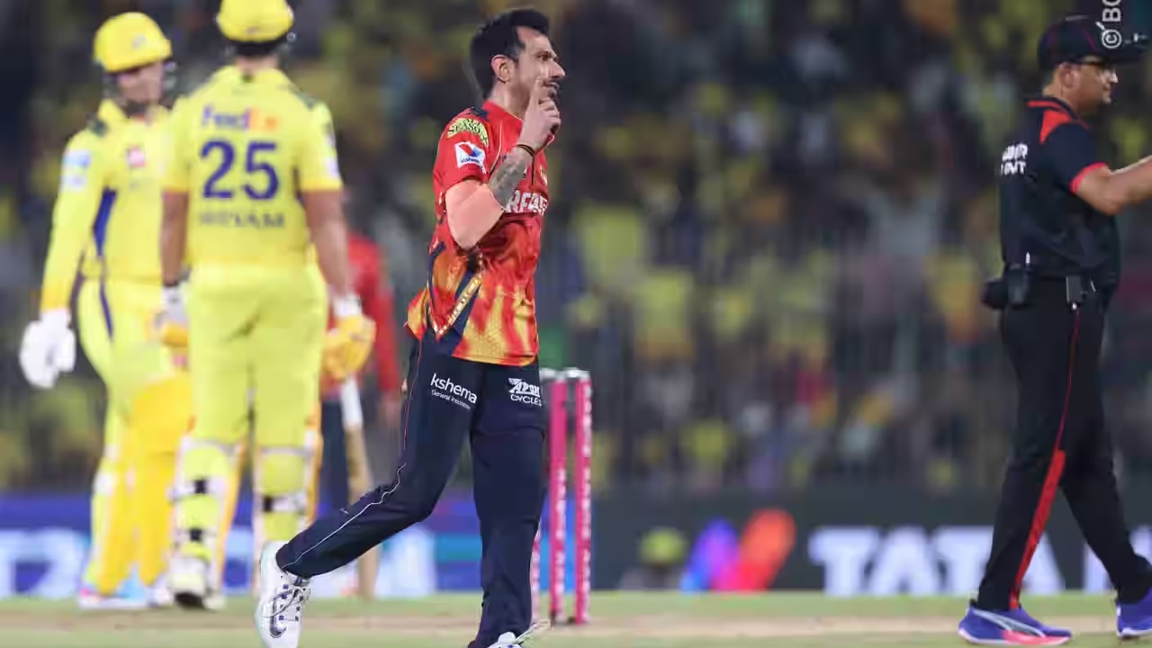 CSK vs PBKS: ಹ್ಯಾಟ್ರಿಕ್ ವಿಕೆಟ್ ಕಿತ್ತು ವಿಶೇಷ ದಾಖಲೆ ಬರೆದ ಯುಜ್ವೇಂದ್ರ ಚಹಲ್! - Image 4