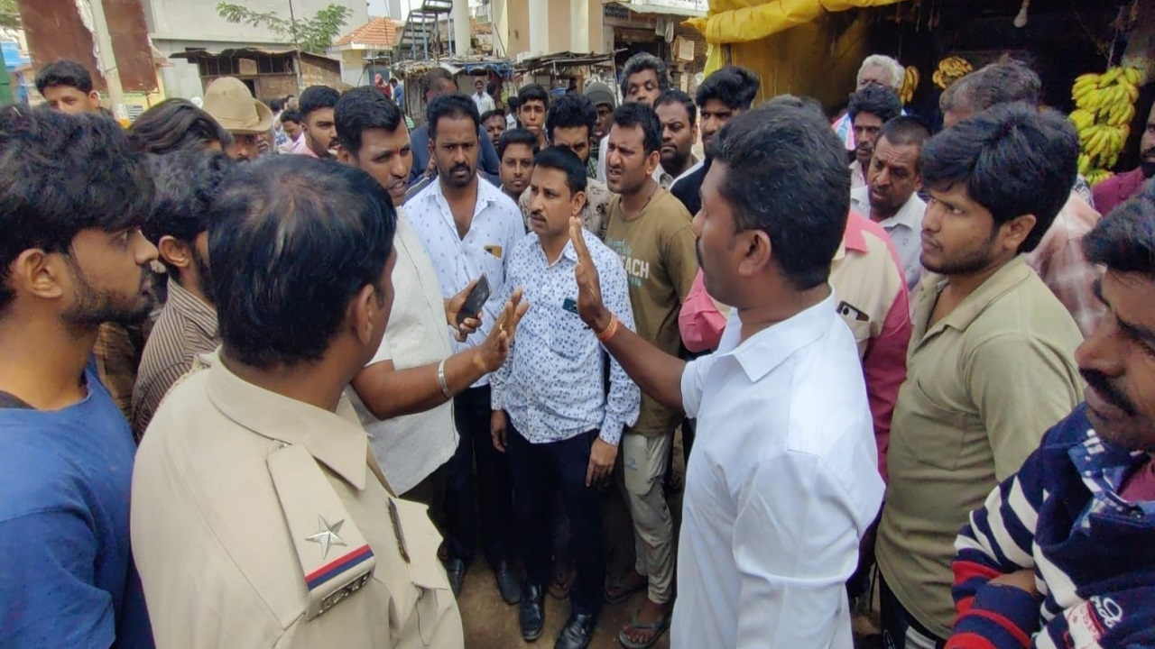 Chikkaballapur News: ಅಧಿಕಾರಿಗಳು ದರ್ಪ ಬಿಟ್ಟು ನ್ಯಾಯಯುತ ತೆರವುಗೊಳಿಸಿ