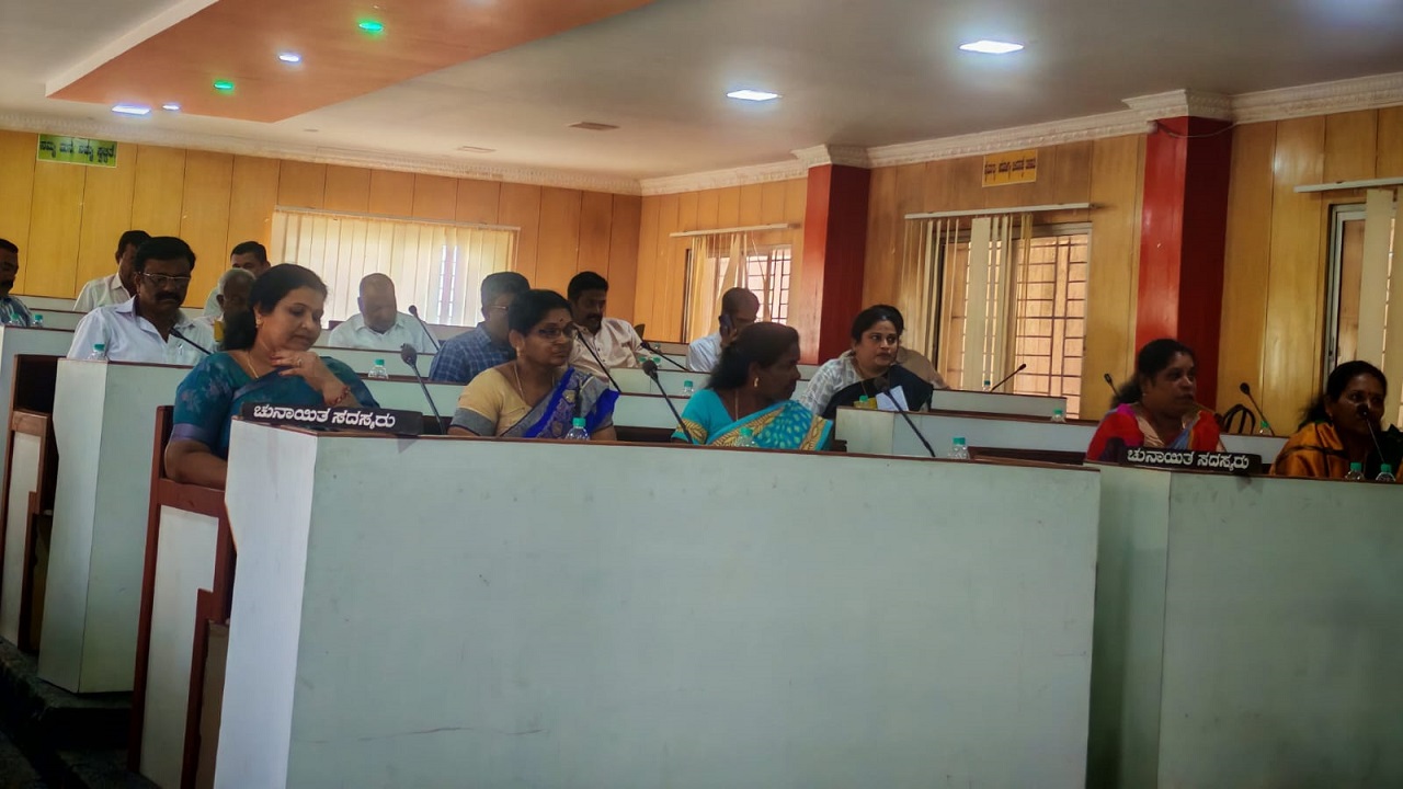 ಮನೆ ಬಾಗಿಲಿಗೆ-ಮನೆ ಮಗ ಯಶಸ್ಸಿಗೆ ಅಧಿಕಾರಿಗಳು ಶ್ರಮಿಸಲಿ
