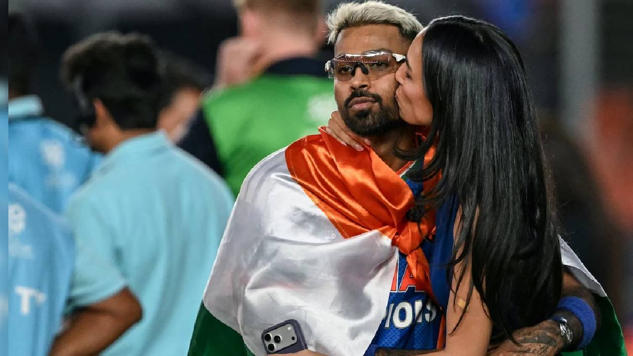 ರಾಷ್ಟ್ರಧ್ವಜಕ್ಕೆ ಅವಮಾನ; ಹಾರ್ದಿಕ್ ಪಾಂಡ್ಯ ವಿರುದ್ಧ ದೂರು ದಾಖಲು