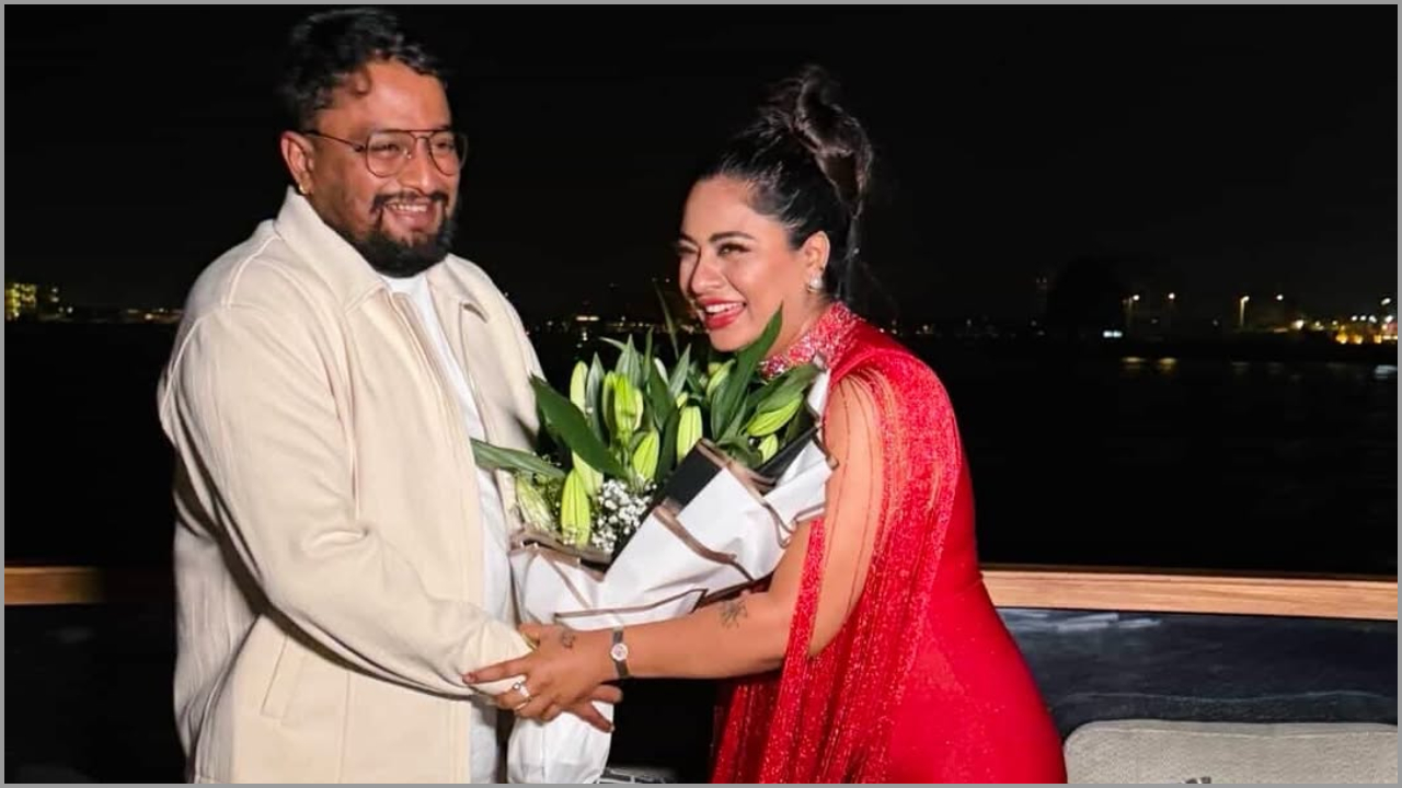 Photos: ದುಬೈನಲ್ಲಿ ಅದ್ದೂರಿಯಾಗಿ ಹುಟ್ಟುಹಬ್ಬ ಆಚರಿಸಿಕೊಂಡ ನಟಿ ದೀಪಿಕಾ ದಾಸ್; ಪತ್ನಿಗೆ ದುಬಾರಿ ಉಡುಗೊರೆ ನೀಡಿದ ಪತಿ ದೀಪಕ್ - Image 3