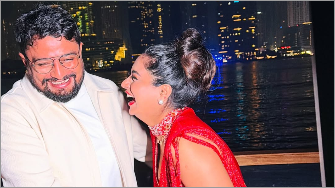 Photos: ದುಬೈನಲ್ಲಿ ಅದ್ದೂರಿಯಾಗಿ ಹುಟ್ಟುಹಬ್ಬ ಆಚರಿಸಿಕೊಂಡ ನಟಿ ದೀಪಿಕಾ ದಾಸ್; ಪತ್ನಿಗೆ ದುಬಾರಿ ಉಡುಗೊರೆ ನೀಡಿದ ಪತಿ ದೀಪಕ್ - Image 4