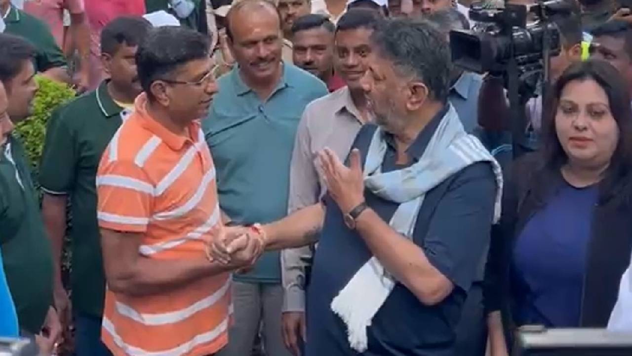 DCM DK Shivakumar: ಕುಮಾರಸ್ವಾಮಿ ಖಾಲಿ ಟ್ರಂಕ್; ಬೆಂಗಳೂರು ನಡಿಗೆ ವೇಳೆ ಡಿಸಿಎಂ ಡಿ.ಕೆ. ಶಿವಕುಮಾರ್ ವಾಗ್ದಾಳಿ
