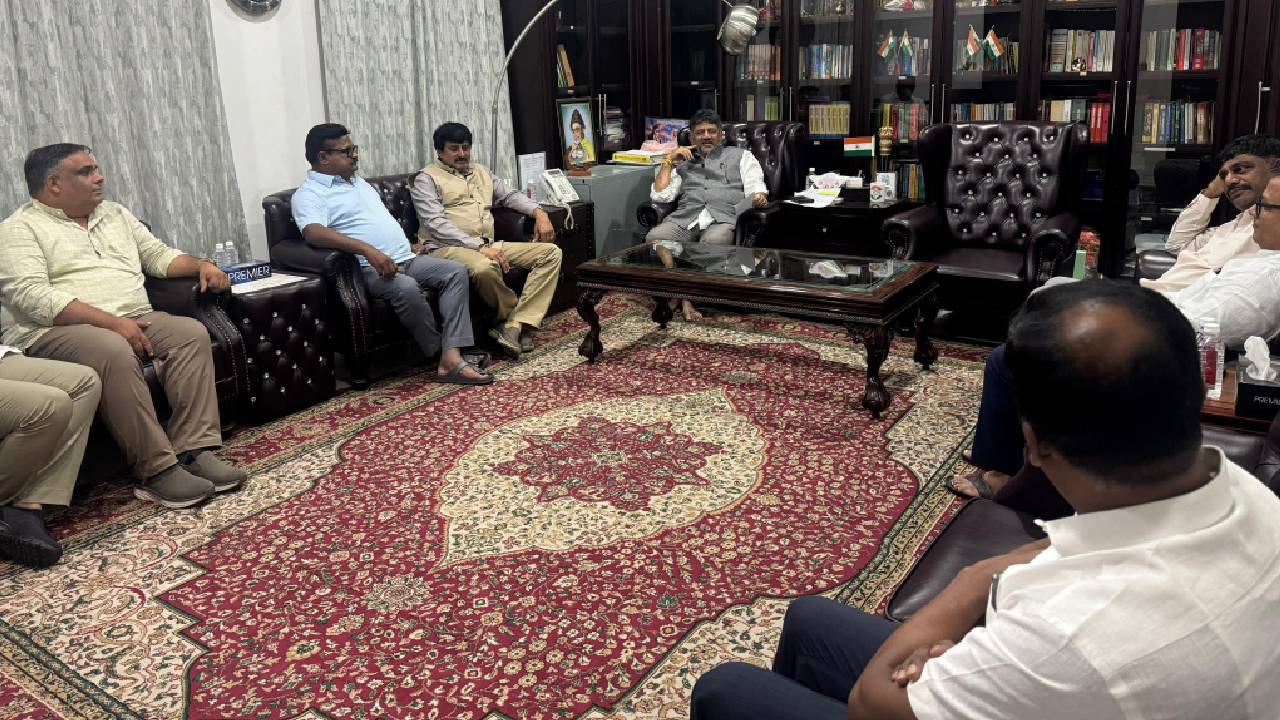 ಸಿಎಂ ದೊಡ್ಡವರು, ಅವರು ಹೇಳಿದ್ದನ್ನು ನಮ್ರತೆಯಿಂದ ಕೇಳಬೇಕು: ಡಿಕೆಶಿ