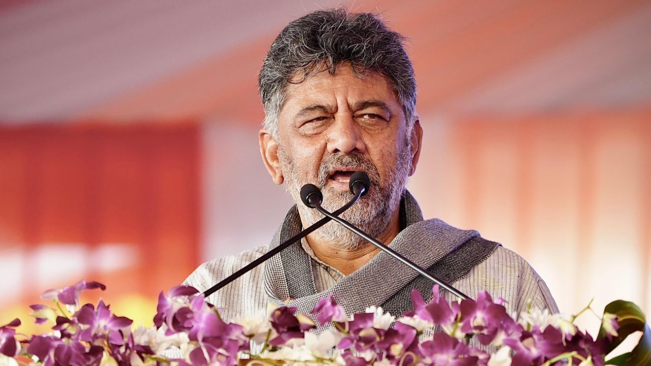 ಶಾಲೆಗಳಲ್ಲಿ ಮೊಬೈಲ್ ಬ್ಯಾನ್ ವಿಚಾರ ಚರ್ಚೆಯಲ್ಲಿದೆ: ಡಿ.ಕೆ.ಶಿವಕುಮಾರ್