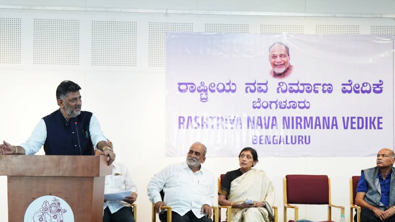 ಹೆಗಡೆಯವರನ್ನು ಏಣಿಯಂತೆ ಬಳಸಿ ಎಸೆದರು: ಡಿ.ಕೆ. ಶಿವಕುಮಾರ್