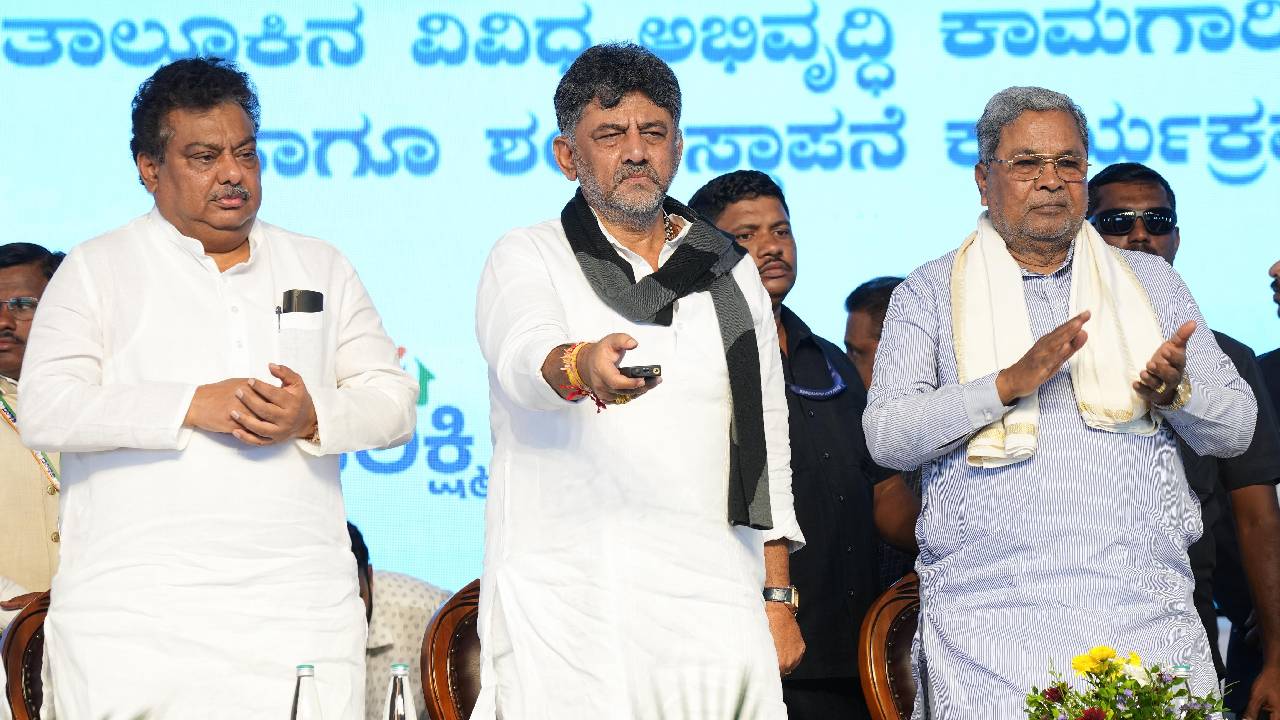 DK Shivakumar: ಶಕ್ತಿ ಯೋಜನೆ ದೇಶಕ್ಕೆ ಮಾದರಿ; ಗ್ಯಾರಂಟಿಗಳನ್ನು ಯಾವುದೇ ಕಾರಣಕ್ಕೂ ನಿಲ್ಲಿಸುವುದಿಲ್ಲ- ಡಿಕೆಶಿ ಭರವಸೆ
