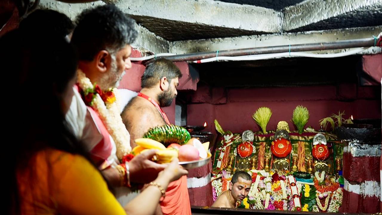 ನಾನುಂಟು ತಾಯಿಯುಂಟು, ನಾನುಂಟು ಭಕ್ತಿಯುಂಟು: ಡಿಕೆಶಿ
