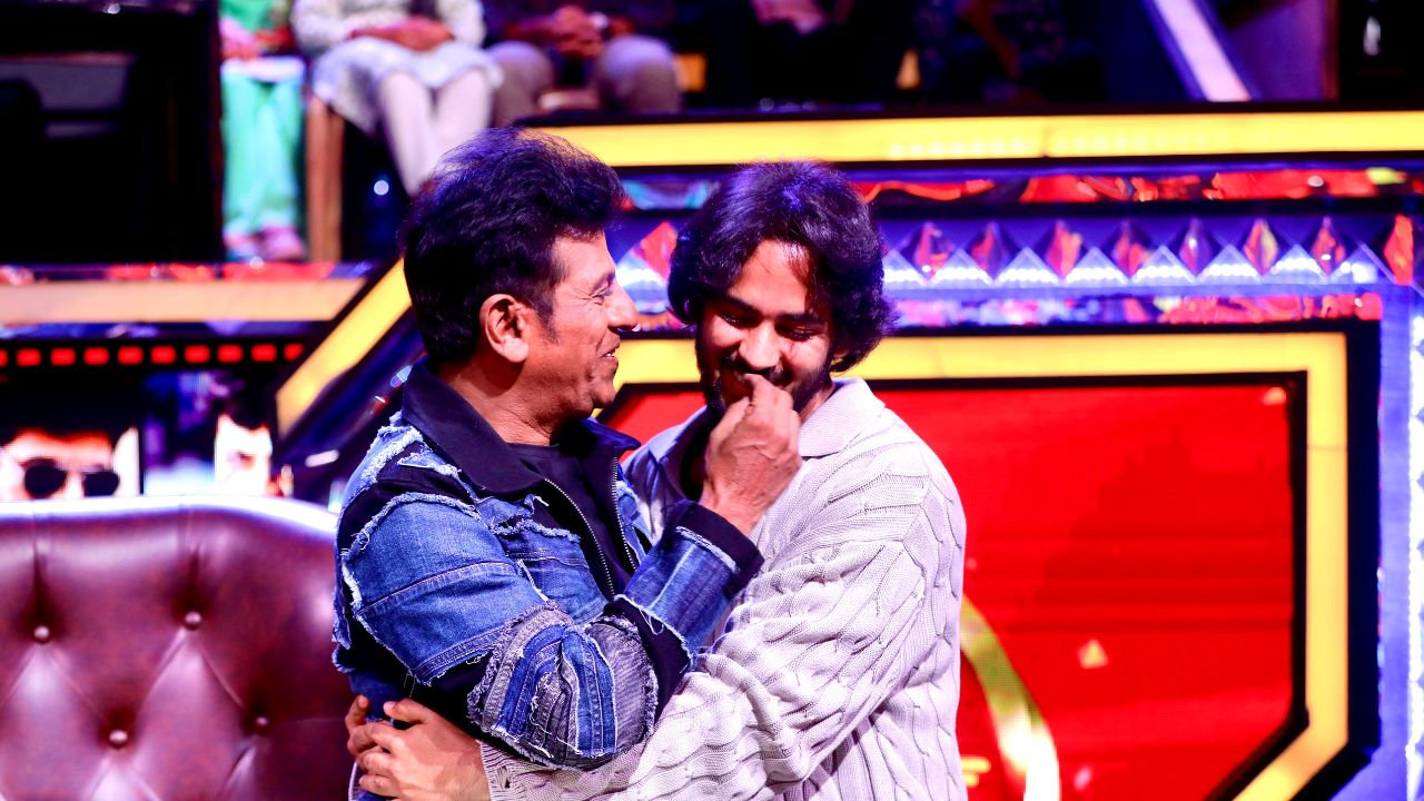 Dance Karnataka Dance:  ಮಹಾ ಸಂಗಮದಲ್ಲಿ ಮಿಂಚಿದ ಅಮೋಘ್! ಶಿವಣ್ಣ ಕೊಟ್ಟ ಭರವಸೆ ಏನು ಗೊತ್ತಾ?