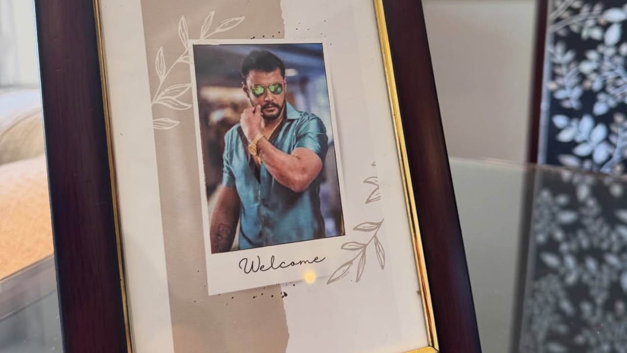 Darshan: ಥೇಟ್ ‌ಅಪ್ಪನಂತೆಯೇ ಮಿಂಚಿದ ವಿನೀಶ್;‌ ʻದಿ ಡೆವಿಲ್‌ʼ ಸಿನಿಮಾದ ಮೇಕಿಂಗ್‌ ಫೋಟೋಗಳನ್ನು ಕಂಡು ʻಡಿ ಬಾಸ್‌ʼ ಫ್ಯಾನ್ಸ್‌ಗೆ ಖುಷಿಯೋ ಖುಷಿ - Image 5