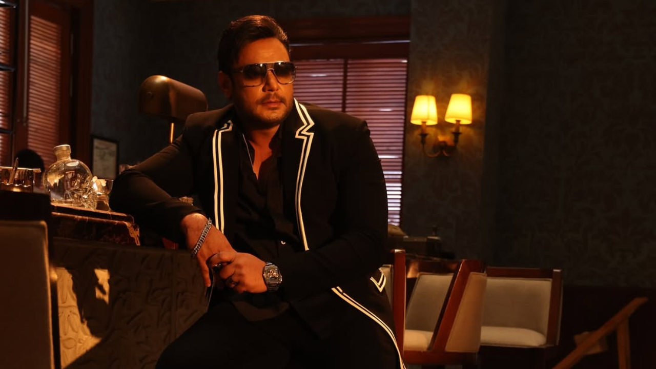 Darshan: ಥೇಟ್ ‌ಅಪ್ಪನಂತೆಯೇ ಮಿಂಚಿದ ವಿನೀಶ್;‌ ʻದಿ ಡೆವಿಲ್‌ʼ ಸಿನಿಮಾದ ಮೇಕಿಂಗ್‌ ಫೋಟೋಗಳನ್ನು ಕಂಡು ʻಡಿ ಬಾಸ್‌ʼ ಫ್ಯಾನ್ಸ್‌ಗೆ ಖುಷಿಯೋ ಖುಷಿ - Image 6