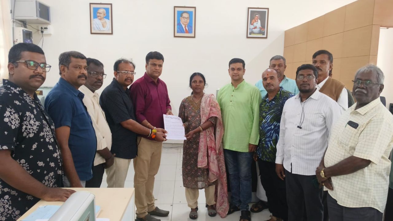 ದಸರಾ ಉದ್ಘಾಟಕರಾಗಿ ಬಾನು ಮುಷ್ತಾಕ್ ಆಯ್ಕೆ ನಿರ್ಧಾರ ಮರುಪರಿಶೀಲಿಸಿ