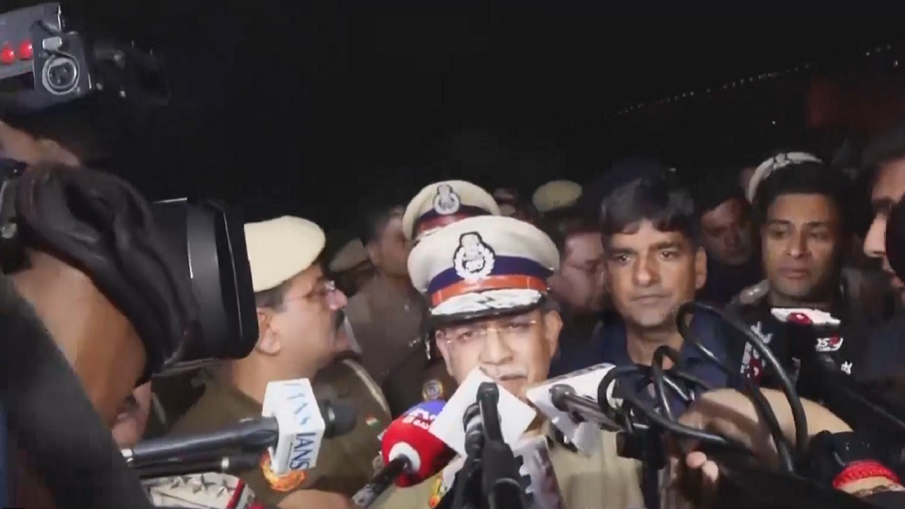 ಕೆಂಪು ದೀಪದ ಬಳಿ ನಿಂತ ಬಳಿಕ ಕಾರು ಸ್ಫೋಟ: ಪೊಲೀಸರು